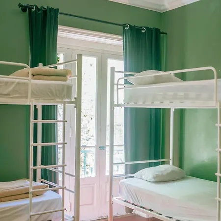 Urban Garden ホステル *