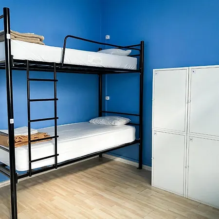 Urban Garden Hostel *